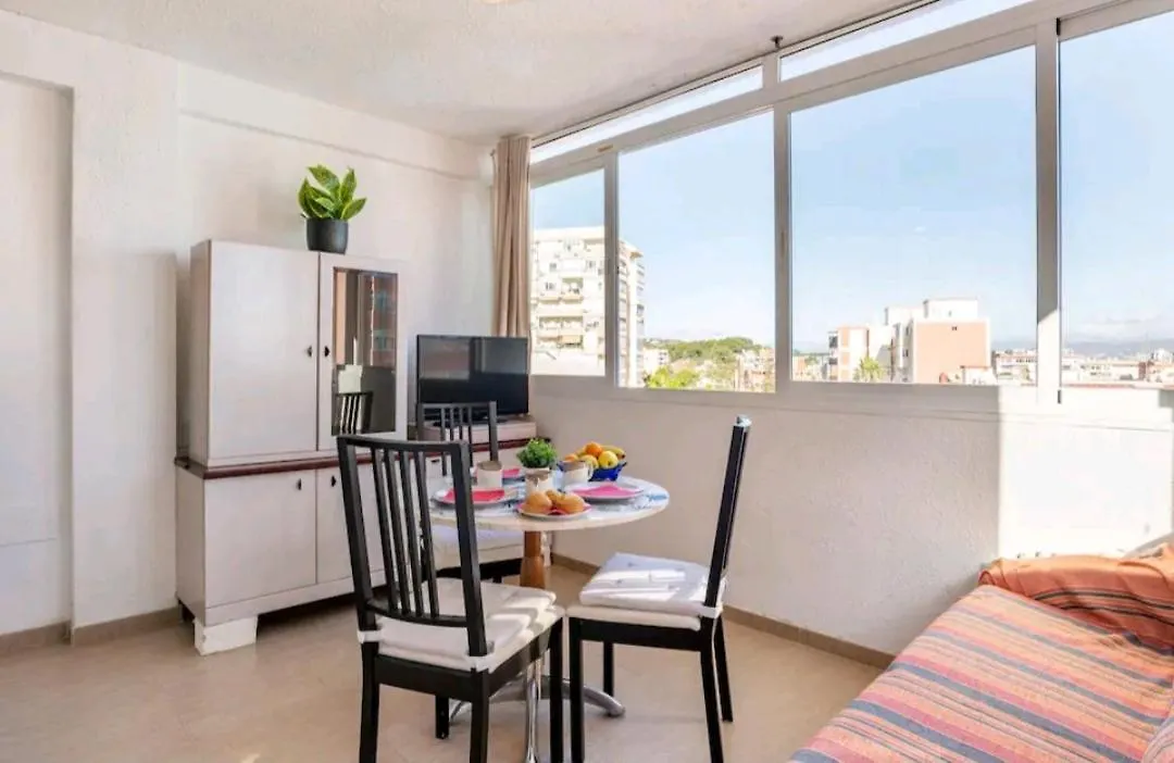 Vistas Mar: Estudio Con Dormitorio: Centro Y Playa location